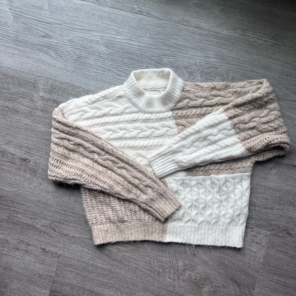 Abercrombie Tonal Patchwork Dolman Long Sleeve Size Small White & Beige